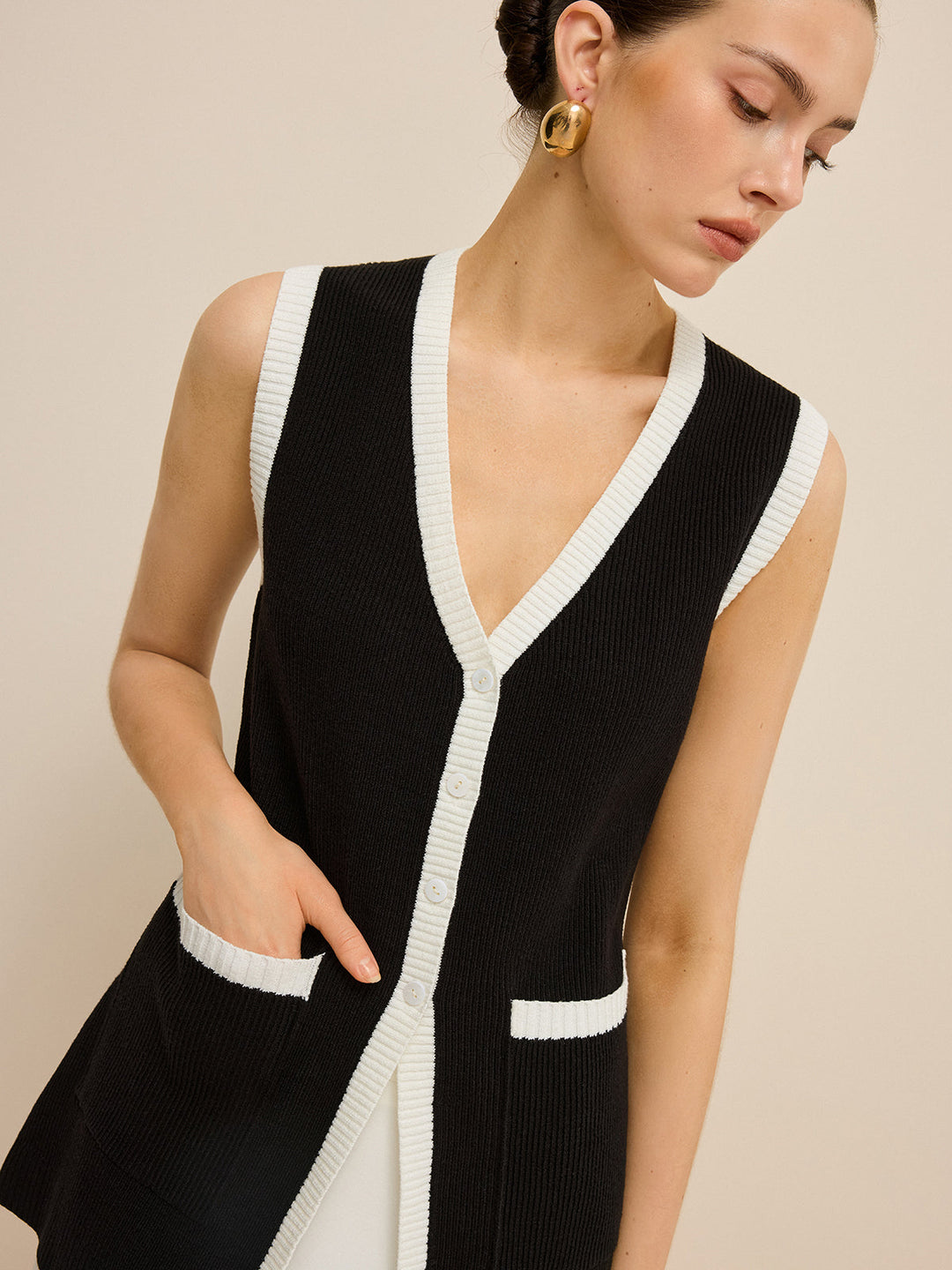 Contrast Trim V-Neck Knit Vest