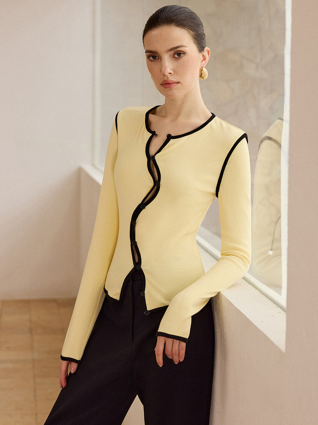 Asymmetric Contrast Trim Top