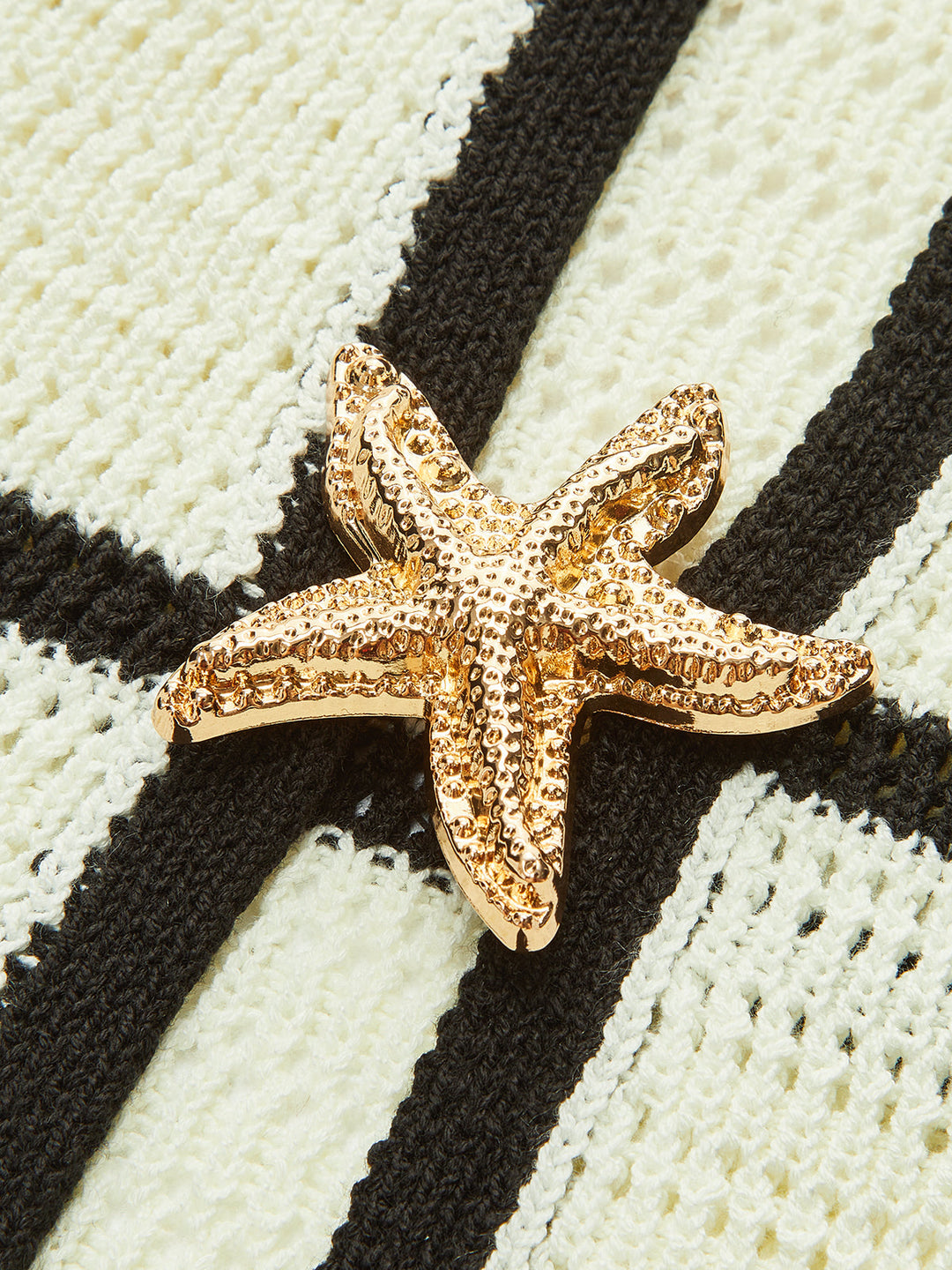 Contrast Trim Starfish Button Knitted Top