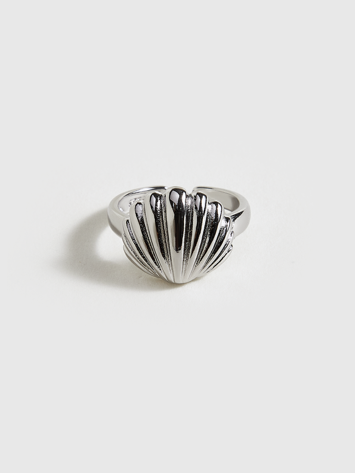 Silve-Tone Shell-Shaped Ring