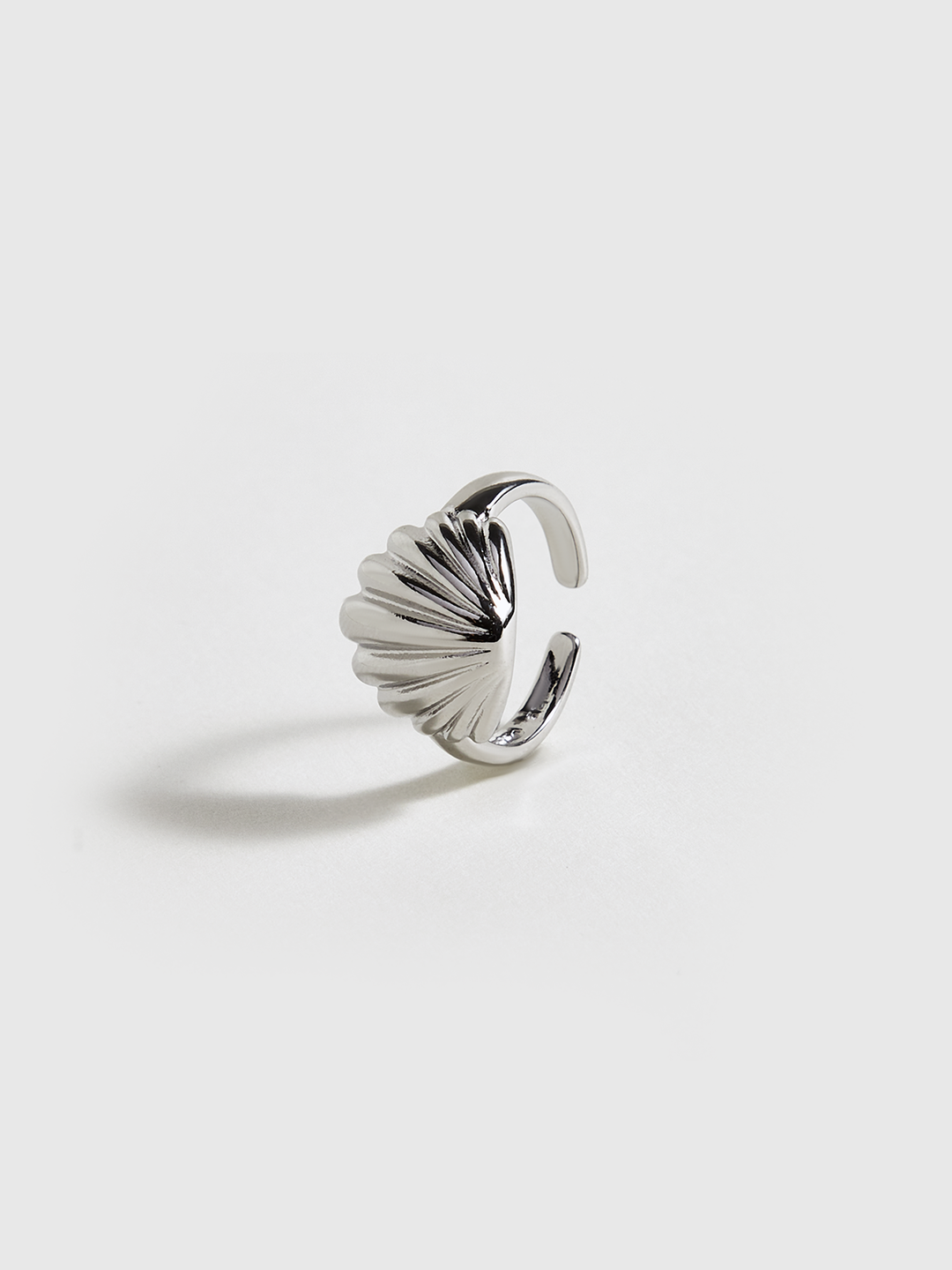 Silve-Tone Shell-Shaped Ring