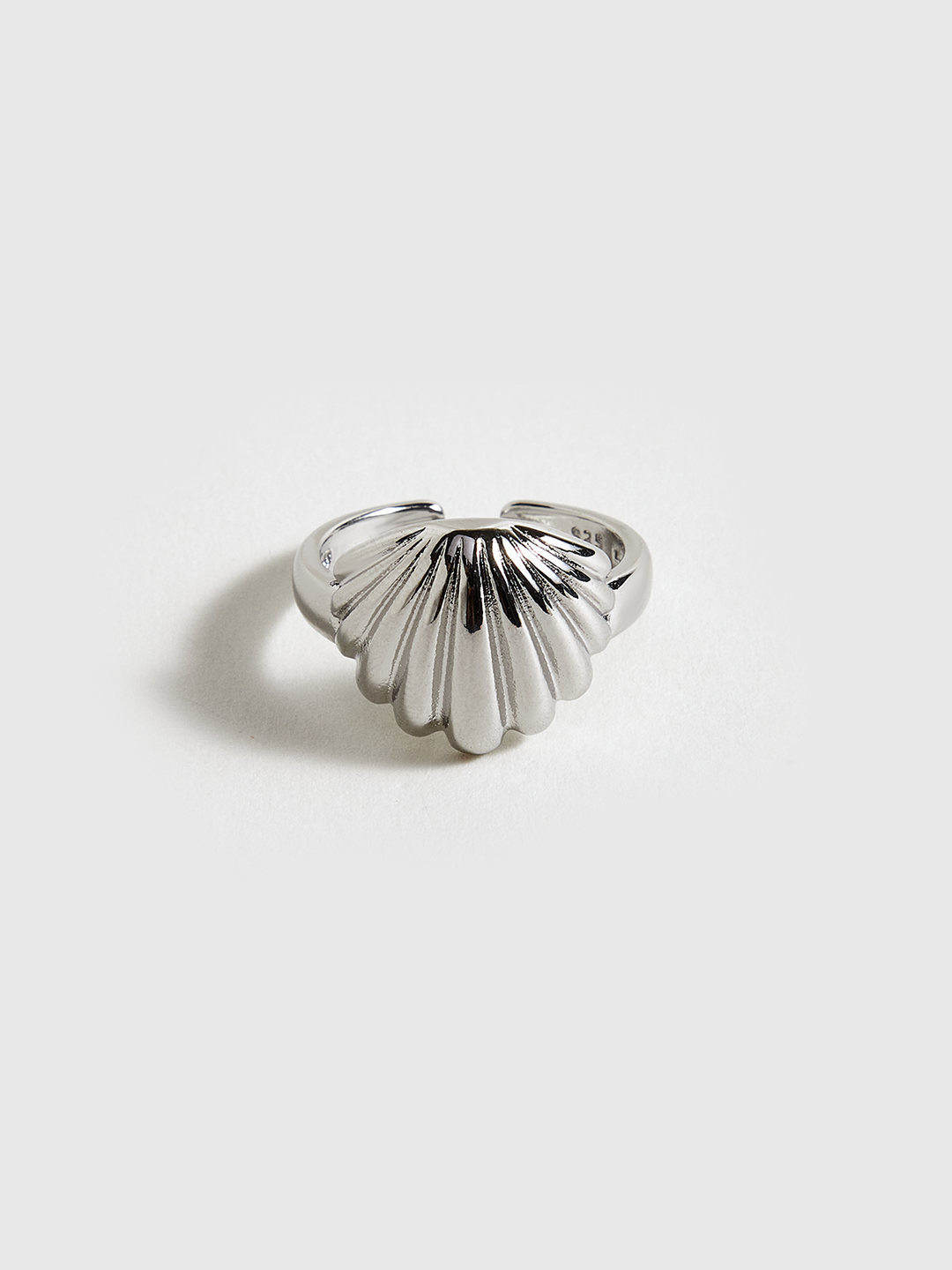 Silve-Tone Shell-Shaped Ring