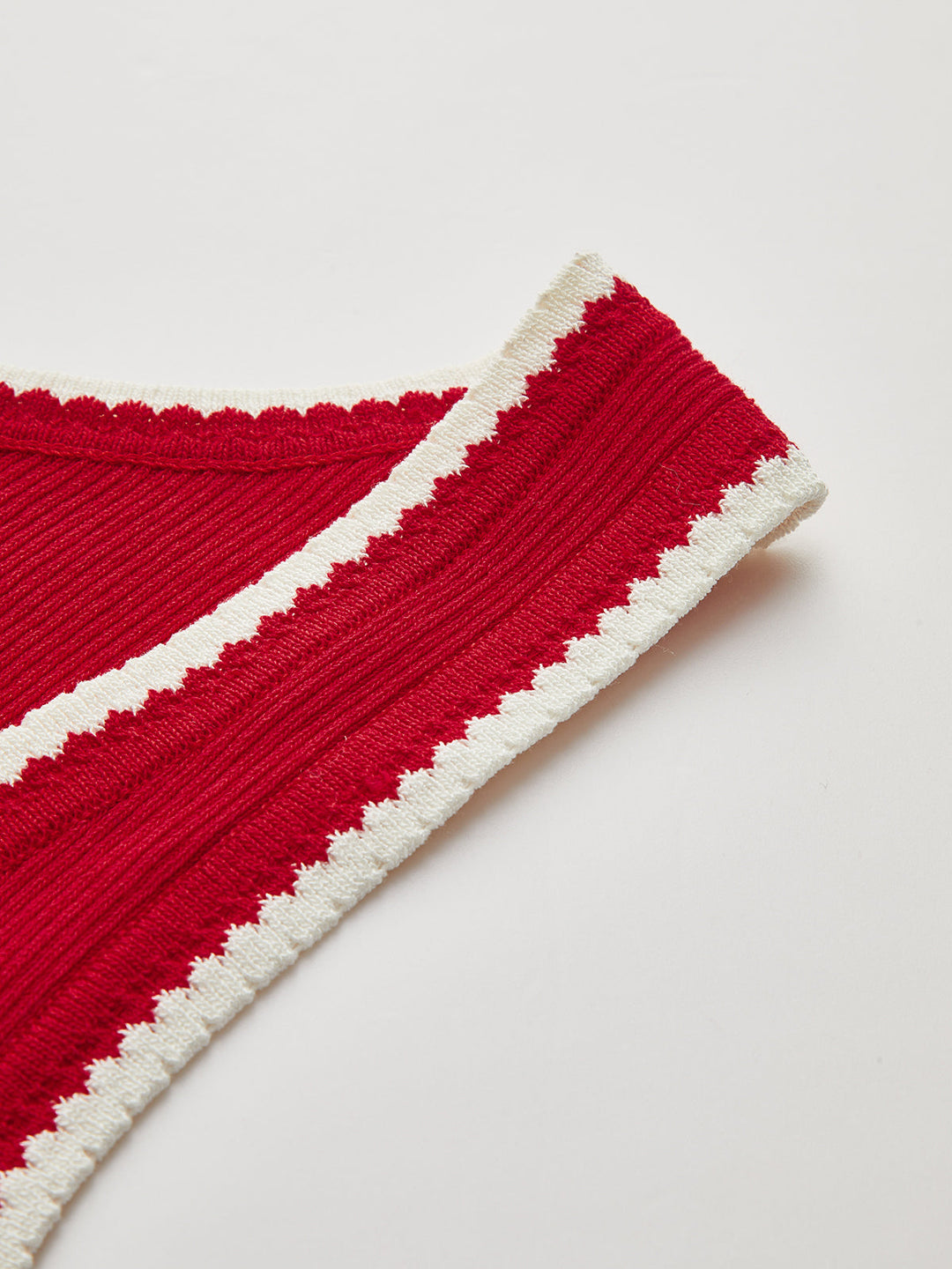 Contrast Scalloped Trim Ribbed Knit Tank Top