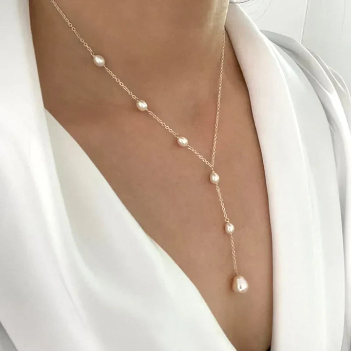 Claire Vintage Pearl Necklace