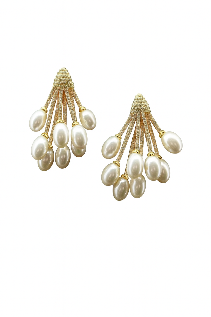 Gold-colored cluster earrings with pearls and zirconias