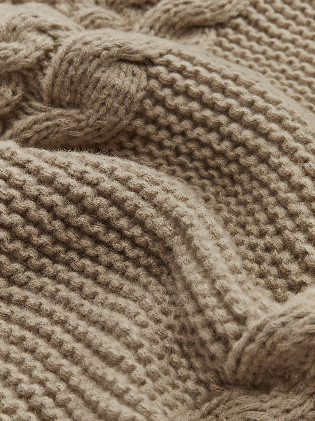 Leisure Round Neck Cable Knit Sweater