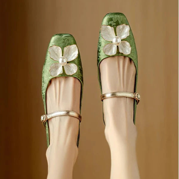 Ivora™ | Eloise Elegant Pumps